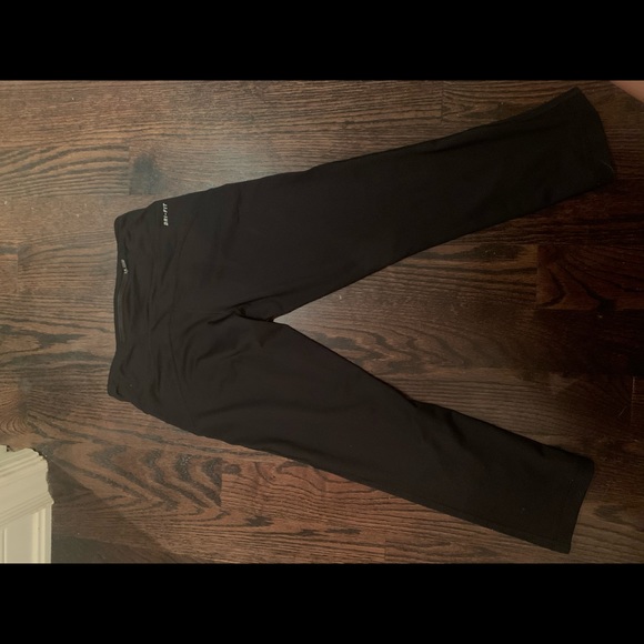 Nike black quarter leggings - Picture 2 of 3